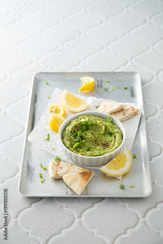 Homemade avocado dip with lemon