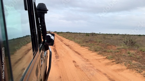 voiture 4X4 en safari vidéo 4K