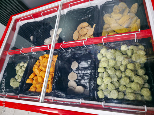 Obraz na plátně Frozen food displayed in commercial supermarket freezer