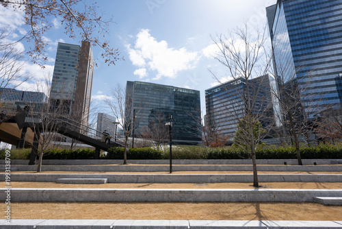 Schilderij op canvas 大阪駅　うめきた公園