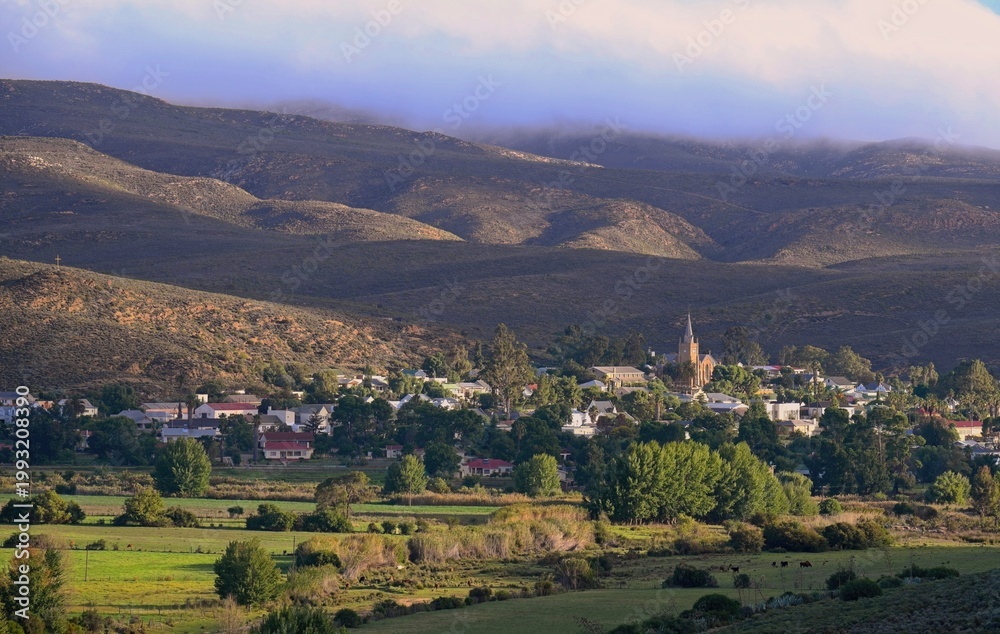 Fototapeta premium Autumnal view of Uniondale and surrounfing mountains