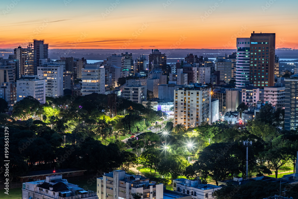 Fototapeta premium Moinhos de Vento neighborhood at sunset and first night lights