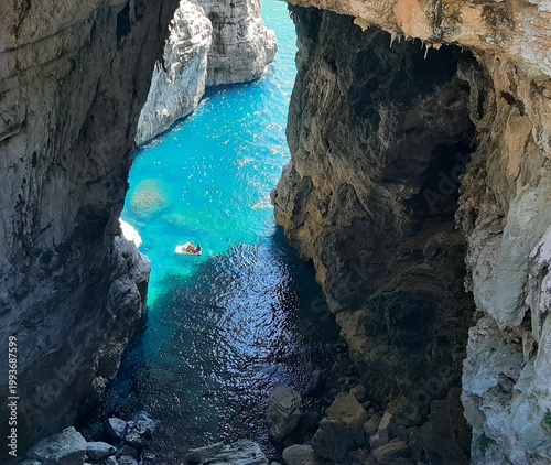 Obraz na płótnie beautiful view of the sea.Blue Grotto, Italy