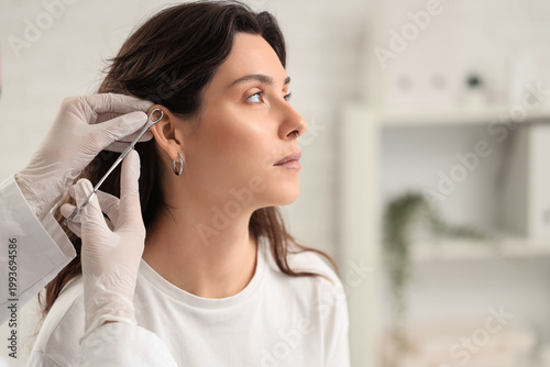 Master holding forceps for ...