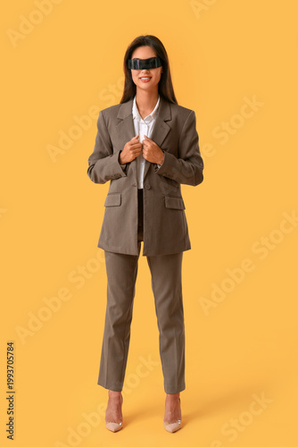 Beautiful young businesswom...