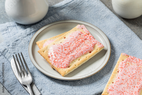 Schilderij op canvas Sweet Cherry Filled Toaster Pastry
