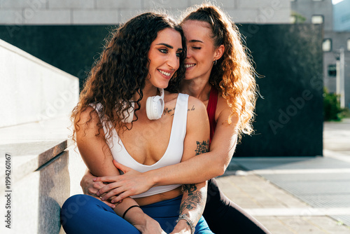 Quadro su tela Lgbt couple training together outdoor