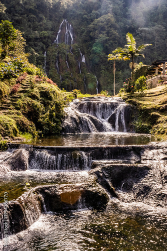 Foto Santa Helena waterfall at Santa Rosa de Cabal hot springs, Colombia