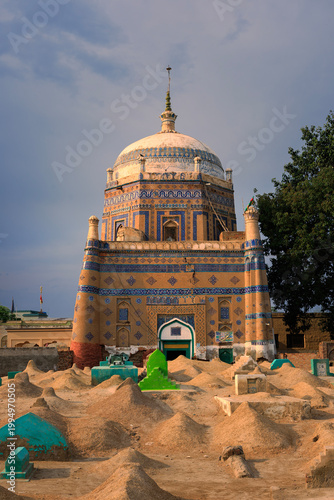 Cuadro en lienzo Tomb of Aadil Shah, Gera Ghazi Khan, Punjab, Pakistan