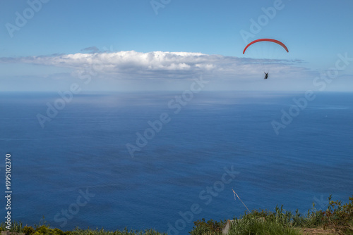 Madalena do Mar (Ile de Madère) - Vols en parapente depuis les falaises dominant l'océan atlantique