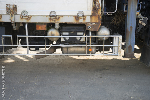 トラックの下部の部分