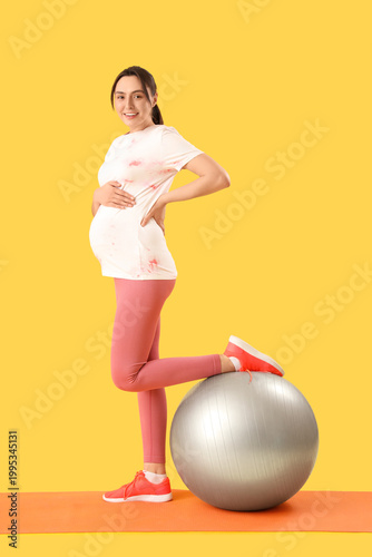 Beautiful young pregnant wo...