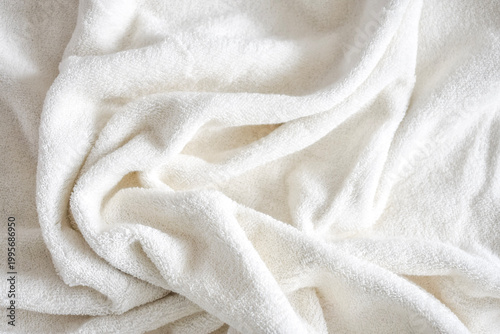 Foto Close-up Texture of Wrinkled White Terry Towel Fabric Background