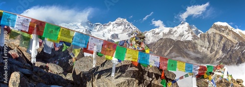 Foto Mount Cho Oyu prayer flags Nepal Himalaya mountain