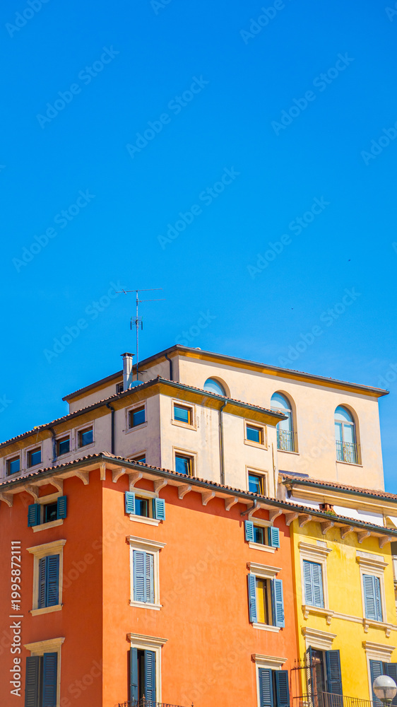 Fototapeta premium old building with blue sky