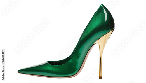 Fotografie Shiny emerald green stiletto heel pump with gold metallic accent, isolated on tr