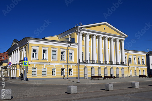 Photos A very beautiful building from the merchant era in the center of Kostroma