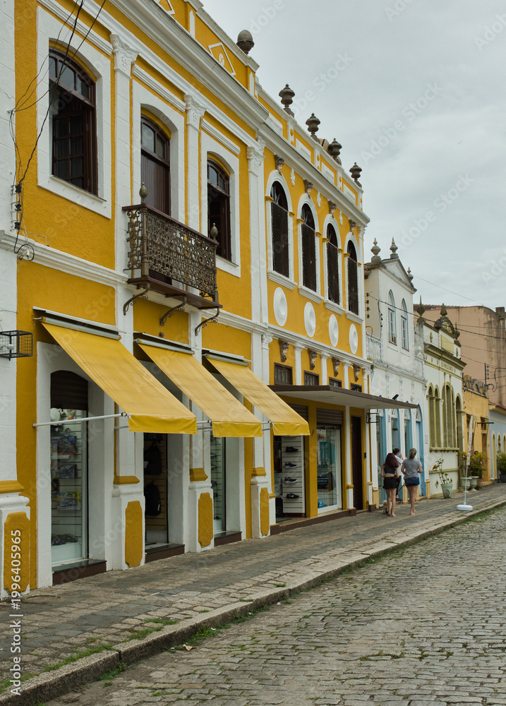 Fototapeta premium Sobrado colonial no centro da cidade