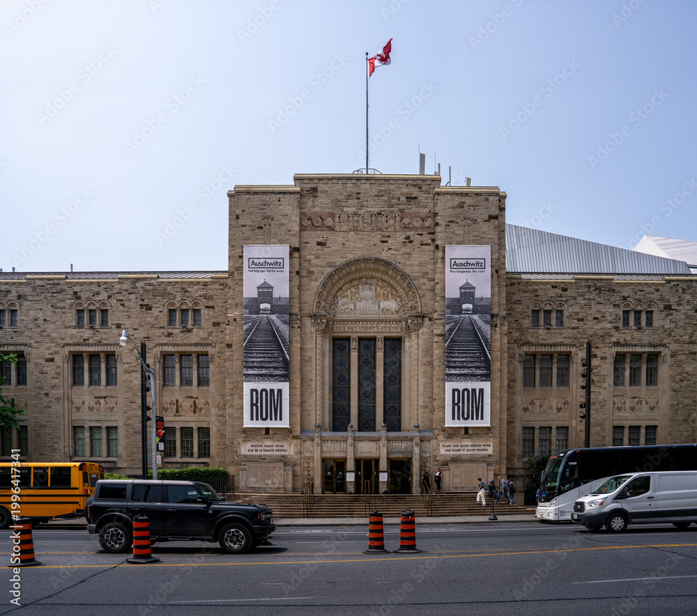 Fototapeta premium Royal Ontario Museum Eastern Facade - Toronto, Ontario, Canada
