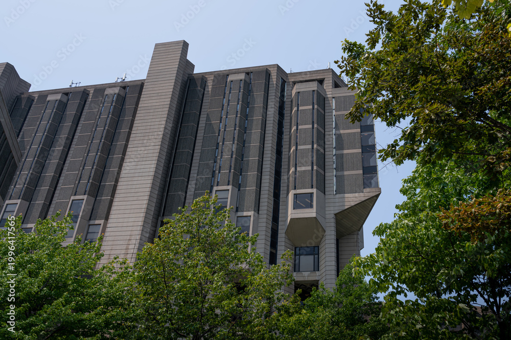 Fototapeta premium Robarts Library at University of Toronto - Campus St. George - Toronto, Ontario, Canada
