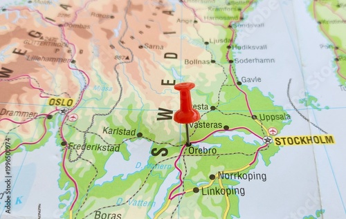 Tableau sur toile View of Orebro, is the seventh-largest city in Sweden, on a geographical map of