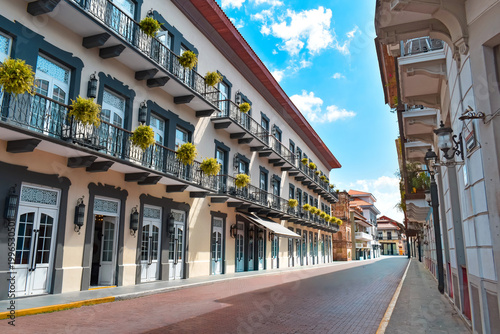 Edificaciones renovadas en el casco antiguo de la ciudad de Panamá.