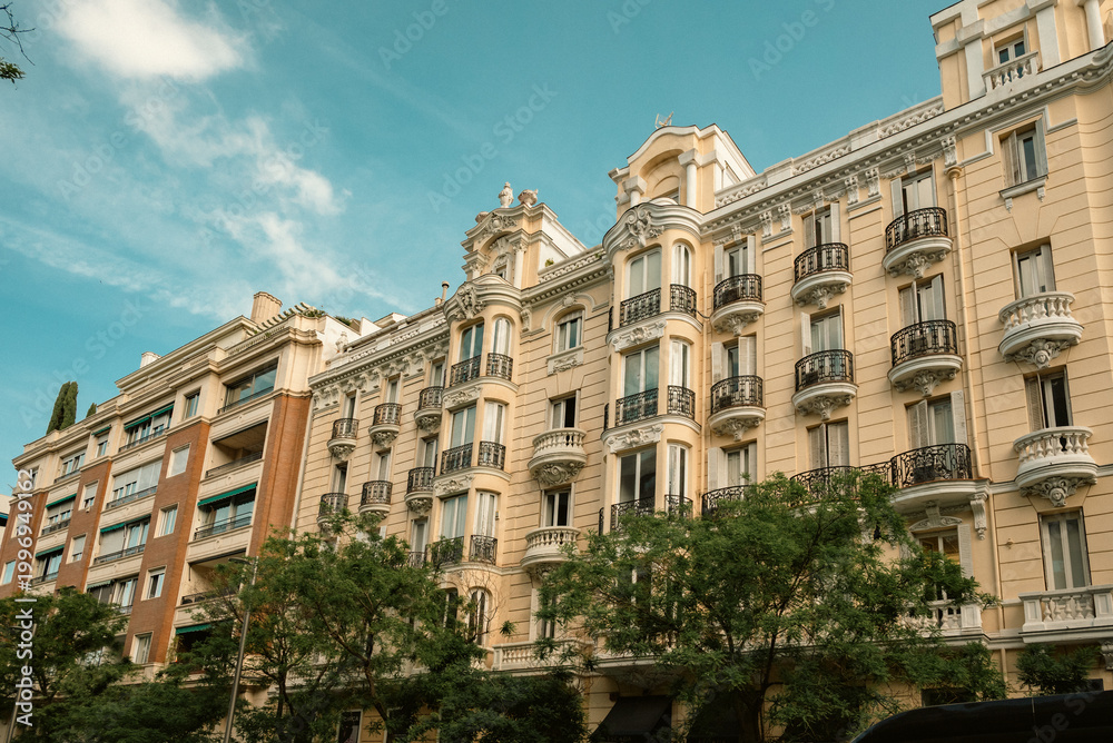 Fototapeta premium Fachadas y arquitectura de edificios de Madrid