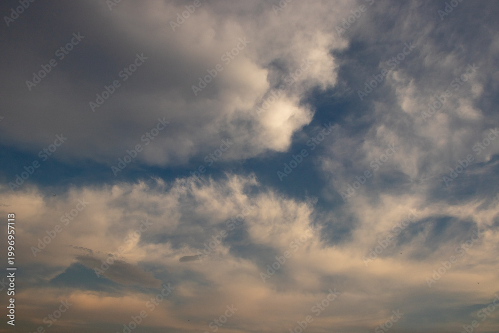 Fototapeta premium blue sky with white clouds in a natural daytime atmosphere