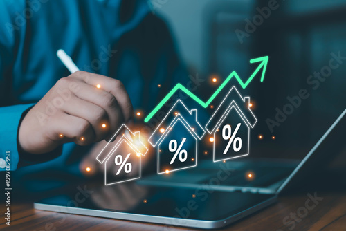 Foto Real estate growth concept with rising property values and increasing mortgage r