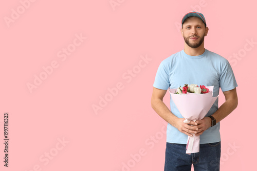 Young delivery man with bou...