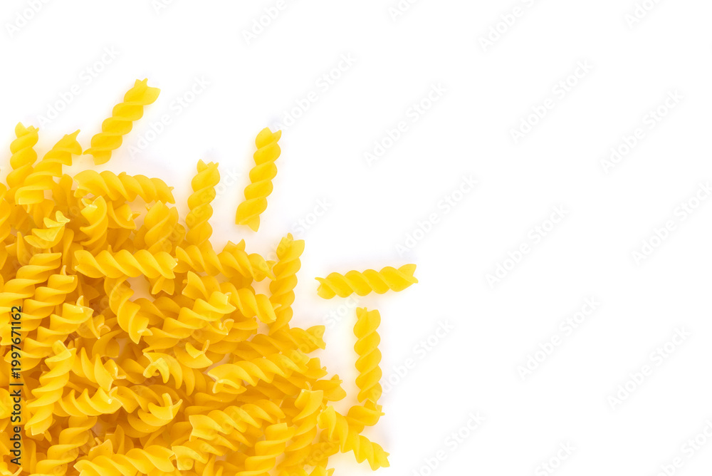 Naklejka premium Pasta fusilli isolated on white background.