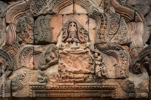 Tableau sur toile Dvaravati period carved stone lintels in Phanom Rung Historical Park Buriram Pro