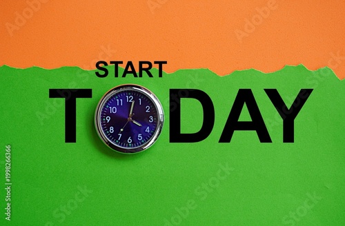 Foto Clock replaces the letter O on the words start TODAY, education concept, self-de