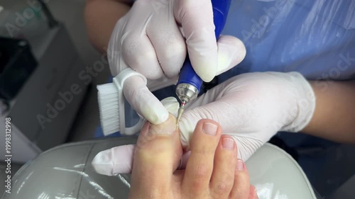Pedicure master make hardware pedicure