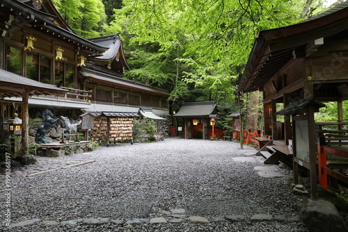 Quadro su tela A Japanese Shrine : a scene of the precincts of Kifune-jinja Shrine in Kyoto Cit