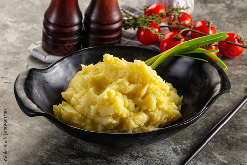 Fotografía Mushed boiled potato homemade puree