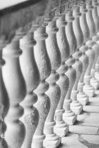 geschwungene Säulen