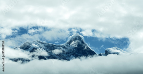 Wonders of the Sea of Clouds at Nangabawa Peak in Suosong Village, Tibet, China