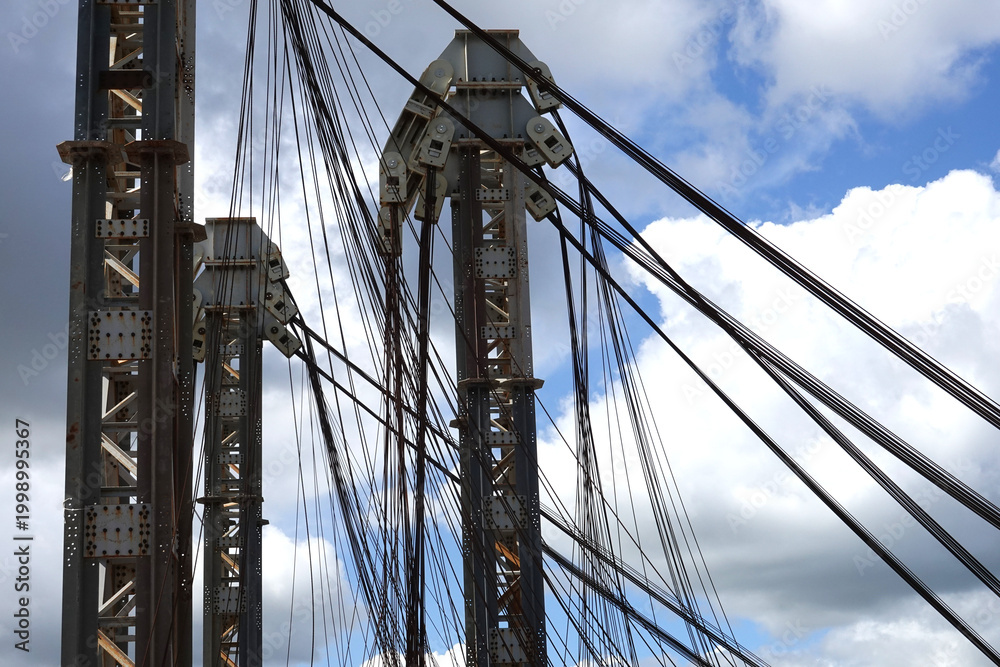 Obraz premium Pose du tablier du pont Anne de Bretagne à Nantes