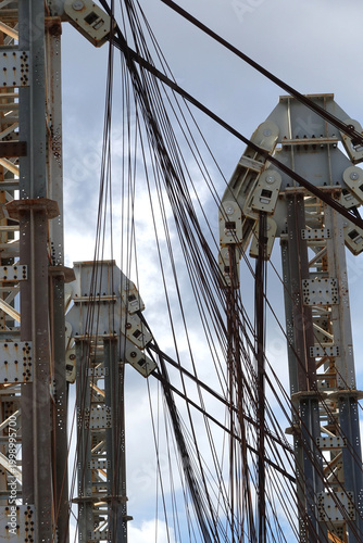 Pose du tablier du pont Anne de Bretagne à Nantes