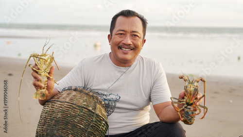 Cuadro en lienzo portrait, smiling lobster fisherman in tabanan, bali, indonesia, balinese people