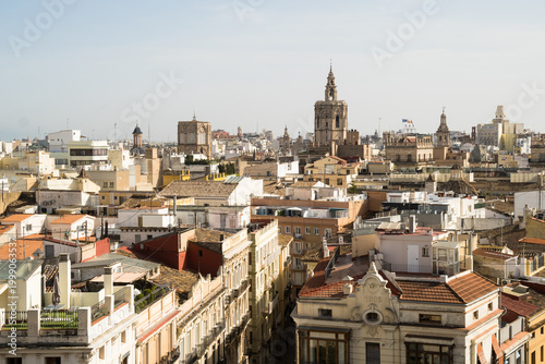 Panorama der Altstadt von Valencia – historische Skyline und Dächer in Spanien