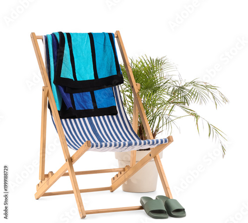 Striped deck chair with bea...