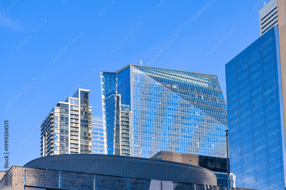 Fototapeta premium Toronto cityscape in the downtown district, Canada