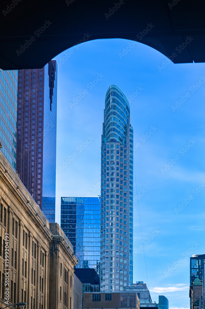 Fototapeta premium Toronto cityscape in the downtown district, Canada