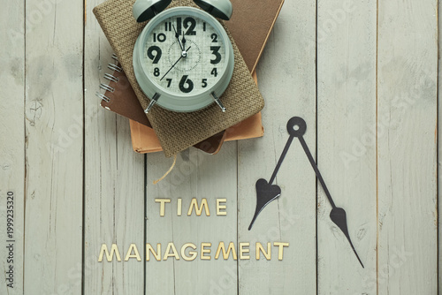 Text TIME MANAGEMENT, alarm...