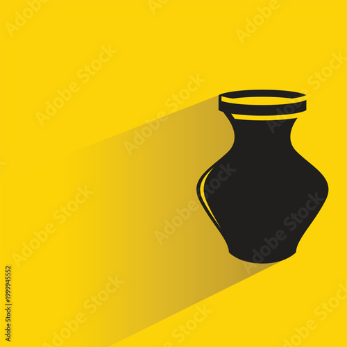 inkpot icon with shadow on yellow background