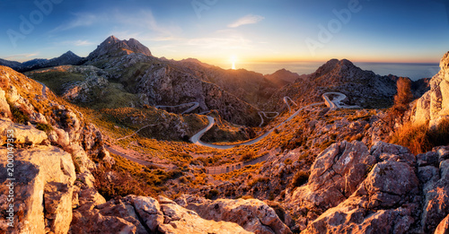 фотографія Stunning landscape with the famous Sa Calobra Road in Mallorca, Balearic Islands, Spain