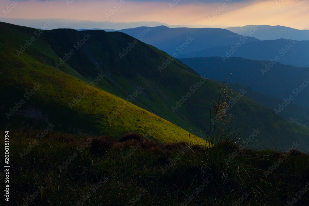 Fototapeta premium Sunrise over the Carpathian mountains, view from mountain Bliznitsya Velika 1881 m. Dragobrat, Ukraine.