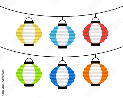 日本の夏祭りの提灯ガーランドセット カラフルな祭りの飾り イラスト素材 ベクターデータ 夏休みや盆踊りの販促用バナー背景（黄色、水色、赤、緑、青、オレンジ）